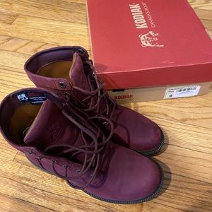 WOMEN'S KODIAK ORIGINAL ALL SEASON WATERPROOF BOOT in red side 6 EUC
